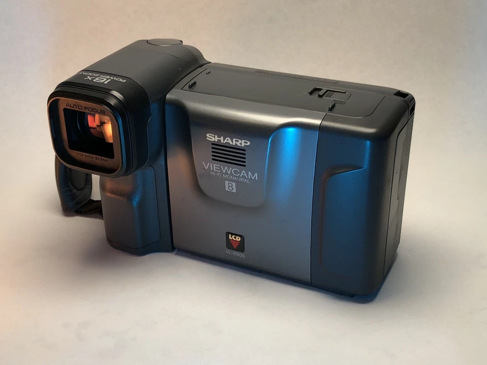 Sharp Viewcam VL-E600U Camcorder + Battery, Charger, Lens Hood & Cap - Image 2 of 4