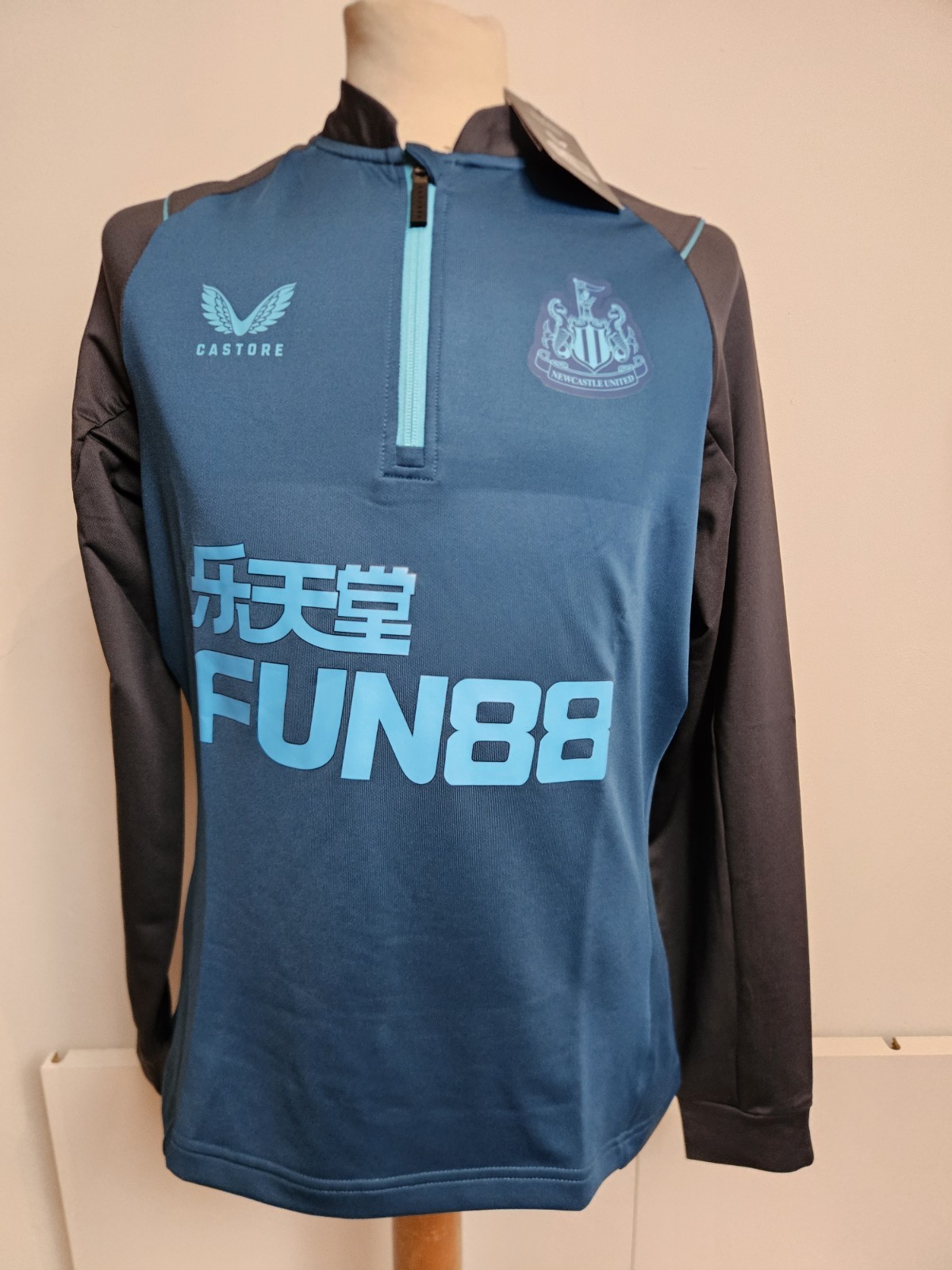 Newcastle United Training Jacket Ink Blue Premium Pullover Top UK 12 # image 4