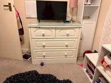 bedroom furniture set