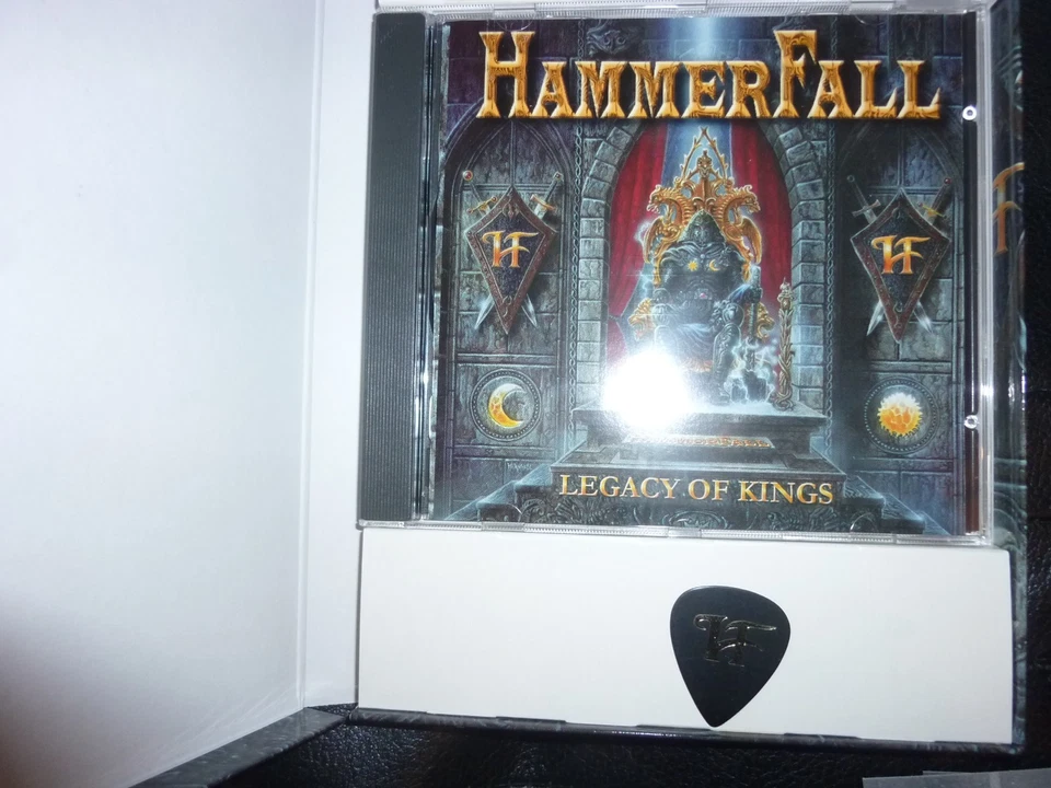 HAMMERFALL - Legacy of Kings Ltd. Box Helloween Iron Maiden Nr. 09712/10000 - Bild 3 von 4