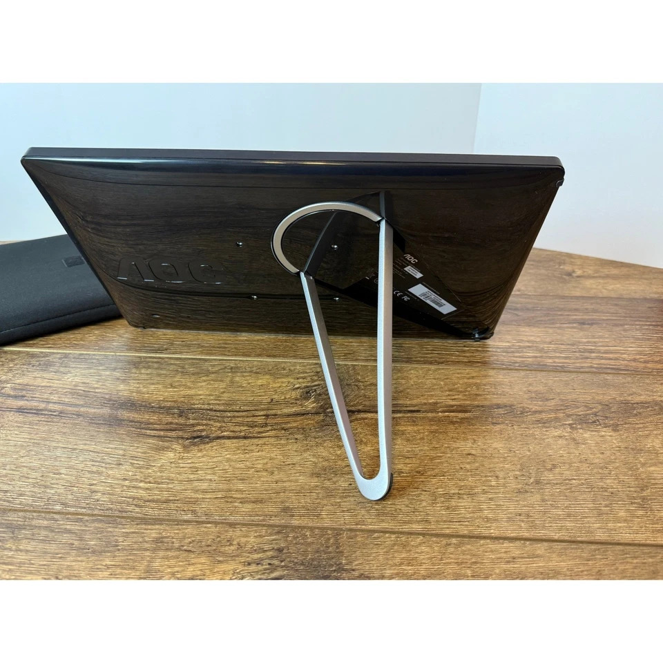 AOC E1659FWU 16 Inch USB Powered Portable LED LCD Monitor with Case - Image 2 of 4