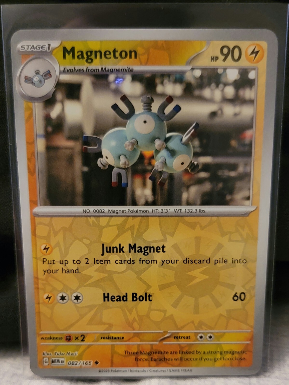 Pokemon TCG Card Magneton 082/165 Scarlet & Violet 151 Reverse Holo NM
