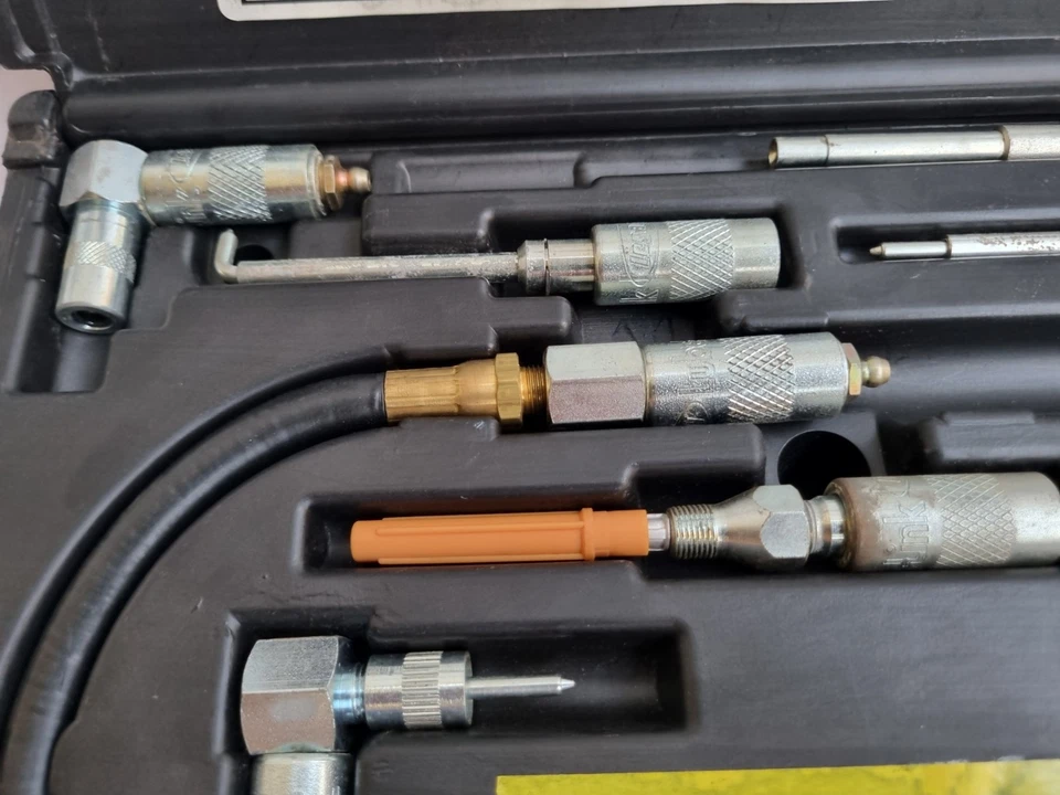 Legacy L2550 Lube-Link Deluxe Accessory Kit - Image 2 of 4