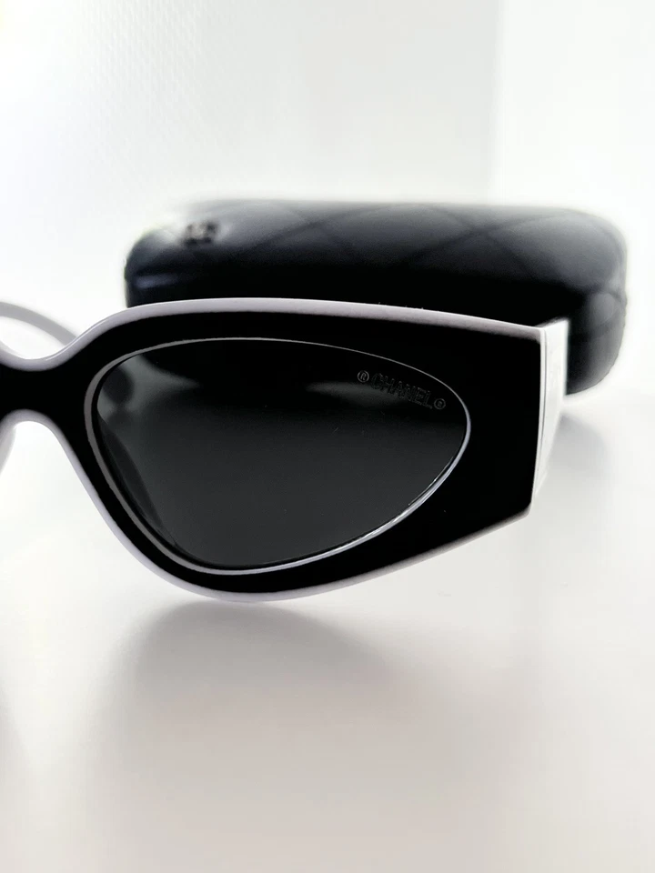 Lunettes de soleil Chanel œil de chat  Noir et Blanc NEUF boîte complet   - Photo 3/4