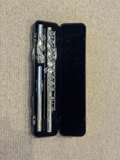 Vivace Flute by Kurioshi with cleaning rod, case and protective bag.