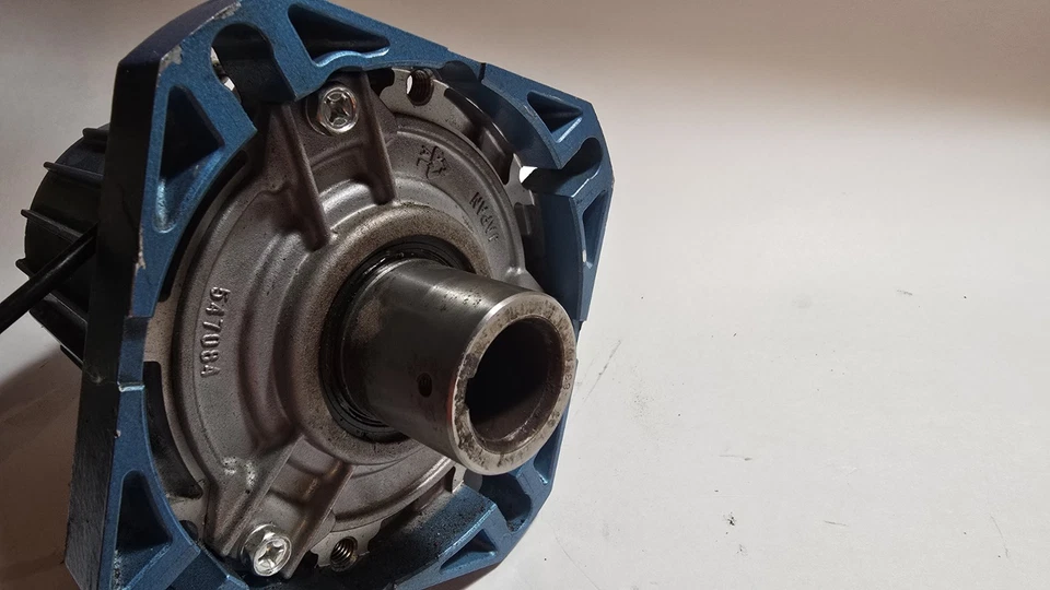 CAT Pressure Washer Pump , 3600 PSI, 3.0 GPM,  4SPX32G1I, NEEDS REBUILD KIT - Image 4 of 4