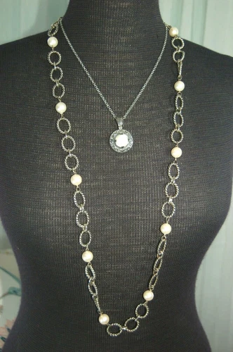 Premier Designs Silver Tone Faux Pearl Chain Necklace & Large Clip Pendant