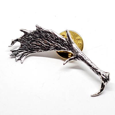 Broche insigne cerf étain sur pied, chapeau cerf empereur cravate revers bijou