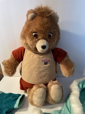 Teddy@Riv.  Vtg Worlds of Wonder Teddy Ruxpin Bear, Outfits, Book Not Working