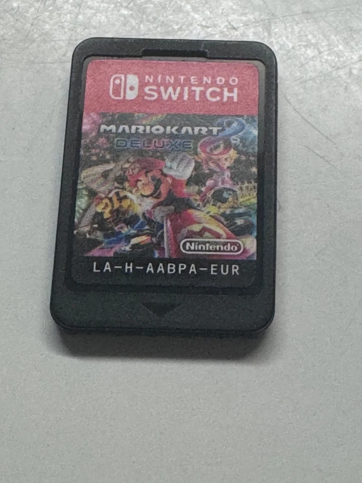 Mario Kart 8 Deluxe (Nintendo Switch, 2017), photo 1 of 2