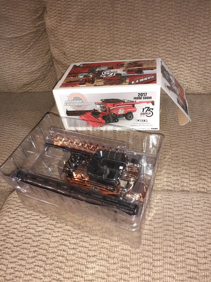 1/64 Case IH CIH Axial-flow 175 Year Anniversary Combine Copper Chaser Ertl - Image 2 of 4