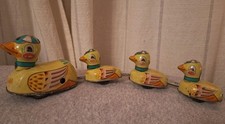 Schylling Vintage Wind up Kids Toy Mama Duck 3 ducklings MCM Collectible Cute