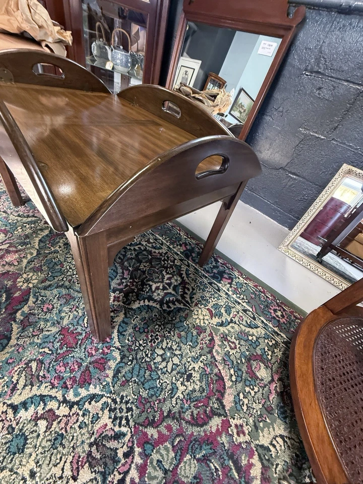 BANDEJA DE MAYORDOMO ESTILO CHIPPENDALE MCM CAOBA VINTAGE MESA HERRAJES DE LATÓN LOOK WOW Foto 2 de 4