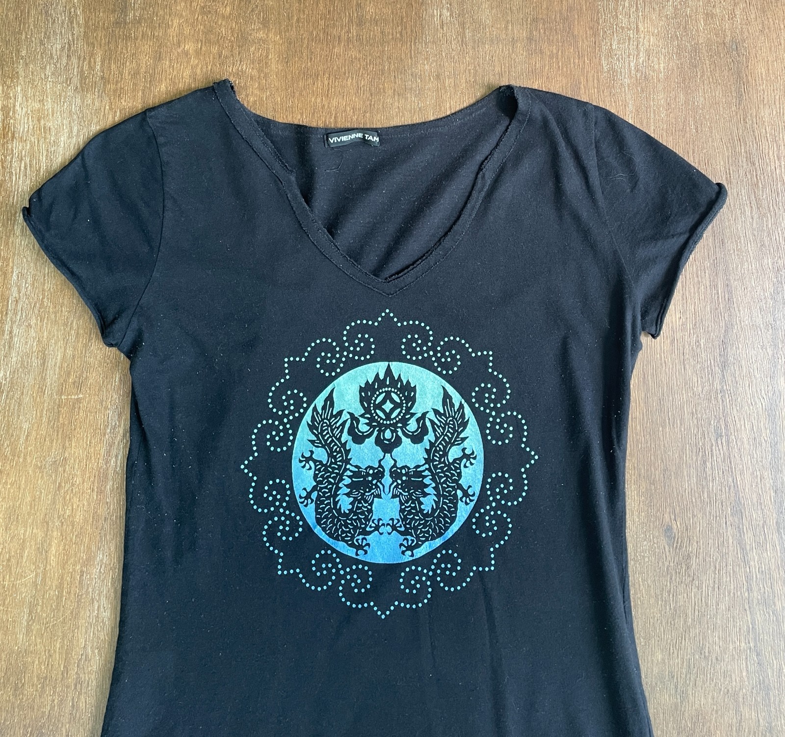 VIVIENNE TAM Tiffany Dragon Tee - Gem