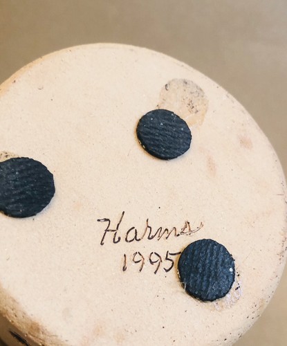 Vintage Handmade Pottery Vase Signed By Artist Harms 1995 Leather Look Leaves - Picture 5 of 6