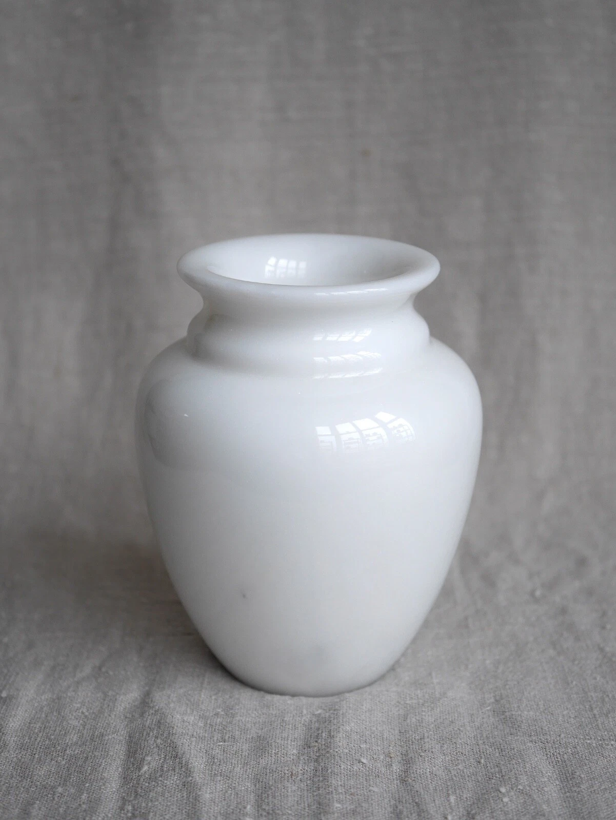 Natural Carved Stone White Marbled Vase, Decorative Flower Vase, Small Vase
Opens in a new window or