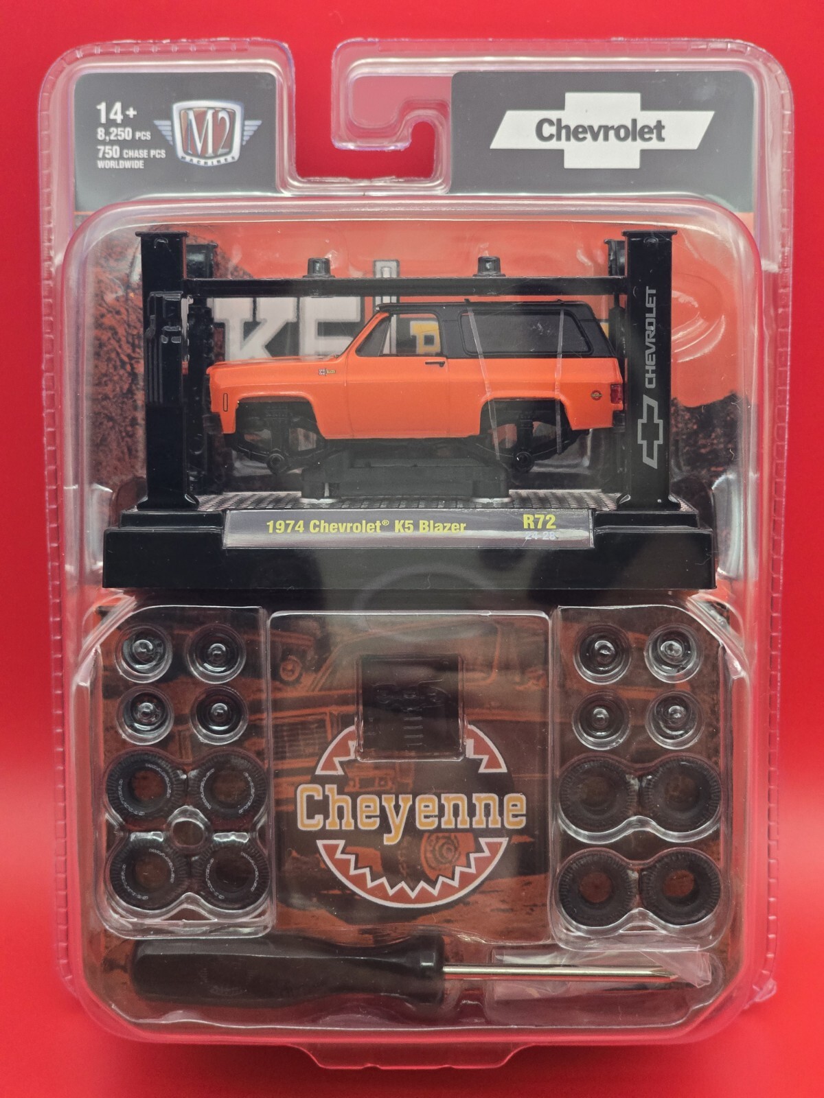 M2 Machines 2024 Model Kit 1974 CHEVROLET K5 BLAZER CHEYENNE R72