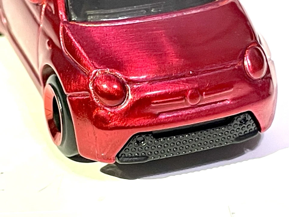 💥 Hot Wheels hecho a medida - Coche diecast Fiat 500e con rojo Spectraflame Foto 3 de 4