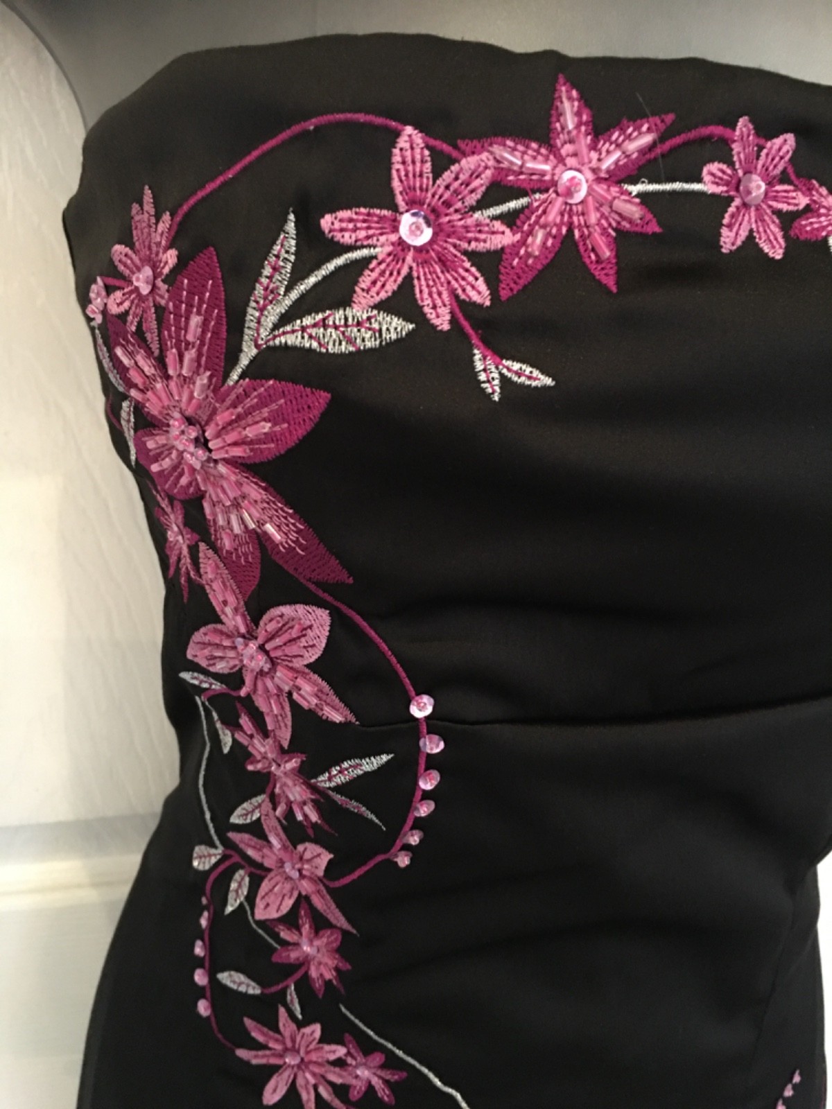 Stunning Jane Norman vintage Y2K black satin pink floral embellished dress 10(8) image 4