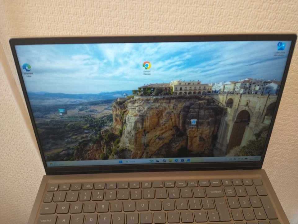 Dell Latitude 5510 · i5-1045G1 · 16GB · 256GB, foto 2 di 5
