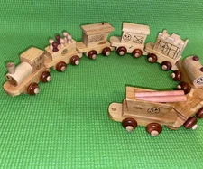 VTG Montgomery Schoolhouse Vermont Wooden Toy Train Set 8 Pieces