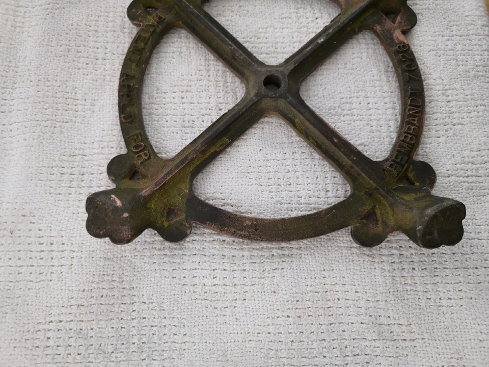 RARO Manija de Válvula de Grifo de Hierro Fundido Vintage Grande Rembrandt 7026 ¡Metal Circular! Foto 2 de 4