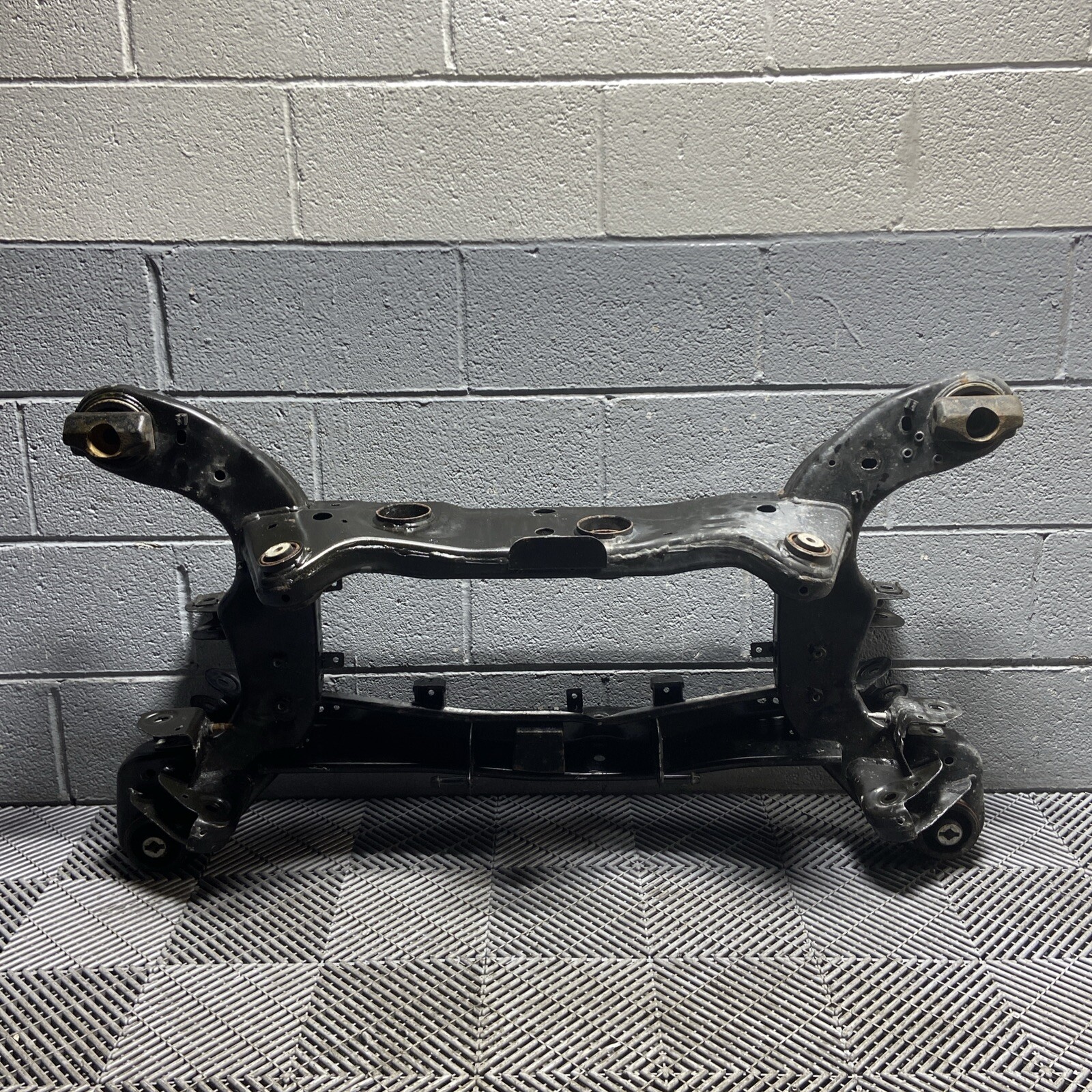 2017-2023 Maserati Ghibli M157 RWD Rear Subframe Crossmember Support OEM