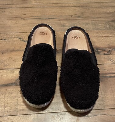 UGG Womens Luci Mule Flat Shoes Sheepskin Slip On Round Toe Sneakers Size 9 ~EUC