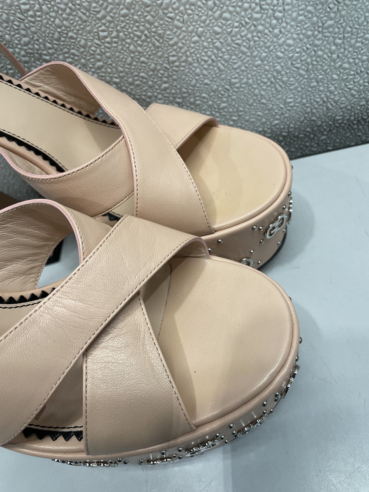 Gucci Platform Sandal With Interlocking G Studs Women's US 9, Pink *Preowned* thumbnail 4