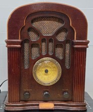 THOMAS Collector  s Edition Radio Model 411 AM/FM Radio. Works 