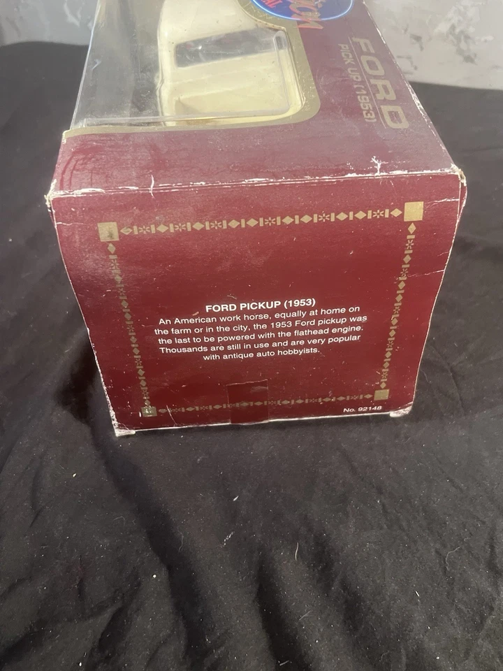 Road Legends 1953 Ford F-100 Pickup Cream Die Cast Model 1:18 Scale preowned - Image 3 of 4