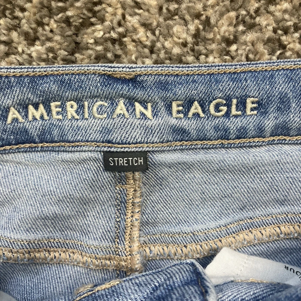 American Eagle Jeans Women's Size 4 Mom Straight Blue Denim Stretch Light Wash - Image 3 of 4