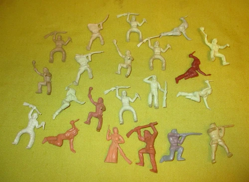 Vintage Marx Fort Apache Stockade Play Set 60mm Vinyl Pioneers & Indians