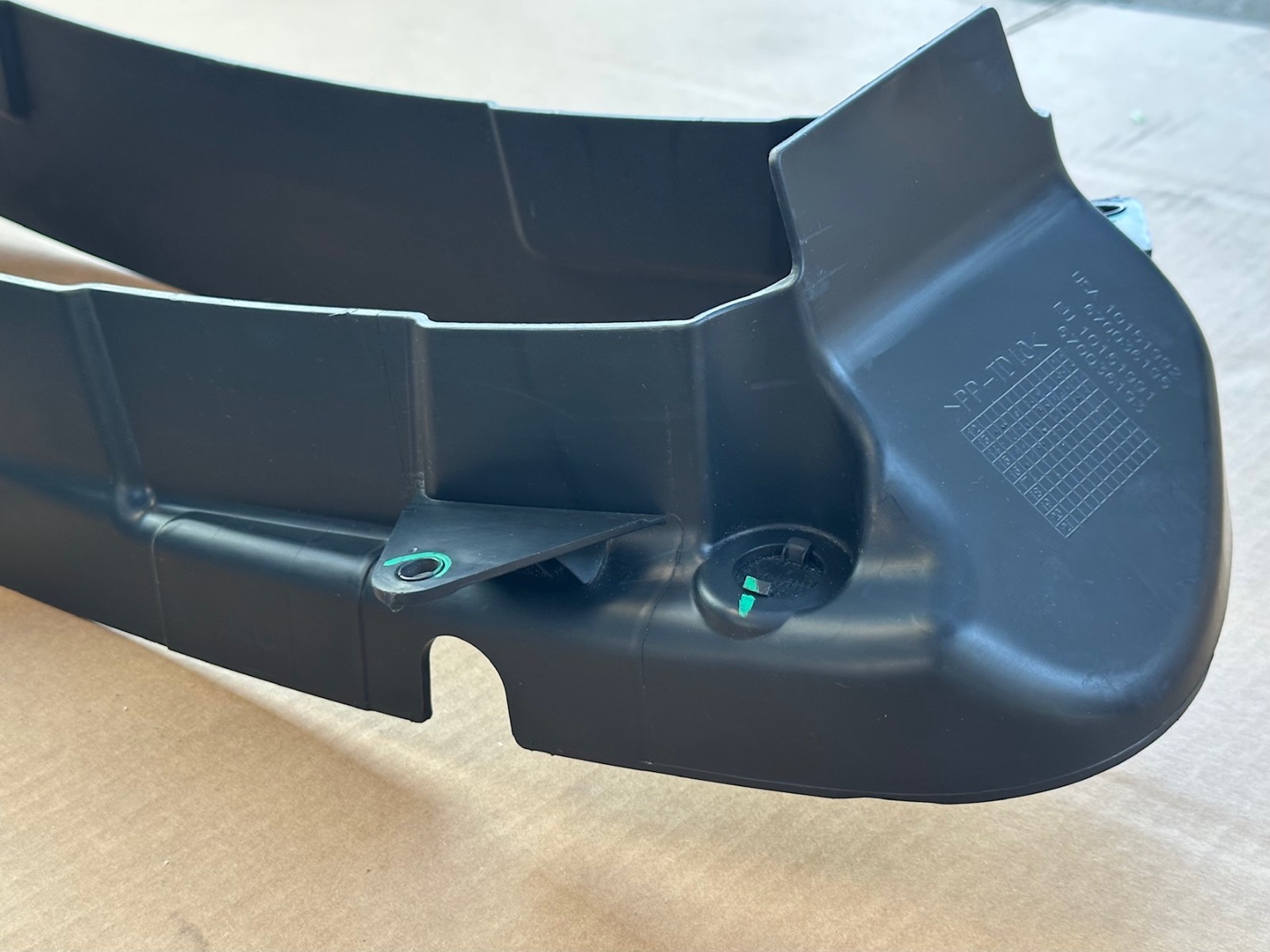 14-20 MASERATI FRONT RADIATOR SUPPORT AIR GUIDE DEFLECTOR INTAKE 670009837 OEM