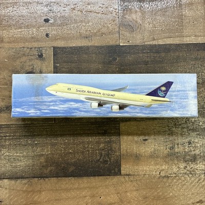 Flight Miniatures Boeing  747-400 HZ-AIV Desk 1/200 Model Saudi Arabian Airlines