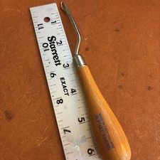 Vintage Bernat Yarn latch hook tool Wooden Handle England