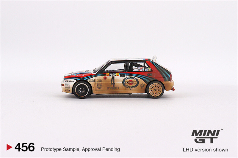 MINI GT 1:64 Lancia Delta/Land Rover/Martini Racing Figure/Tent