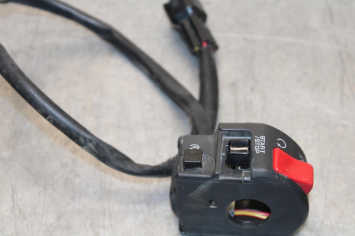 16-20 KAWASAKI ZX10R RIGHT CLIP ON HANDLE KILL OFF START