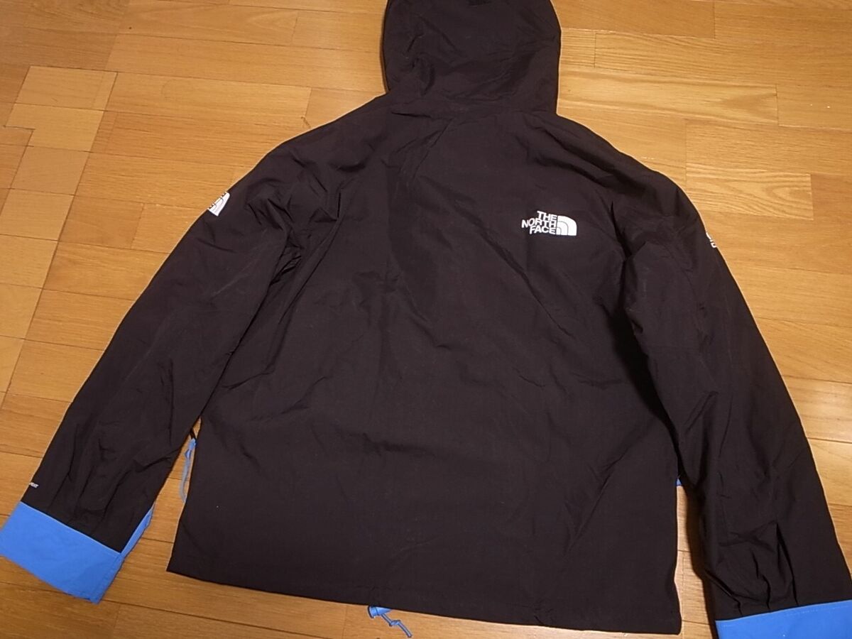 THE NORTH FACE 86 RETRO MOUNTAIN JACKET TNF BLACK BLUE THE NORTH FACE 86 RETRO MOUNTAIN JACKET TNF BLACK BLUE