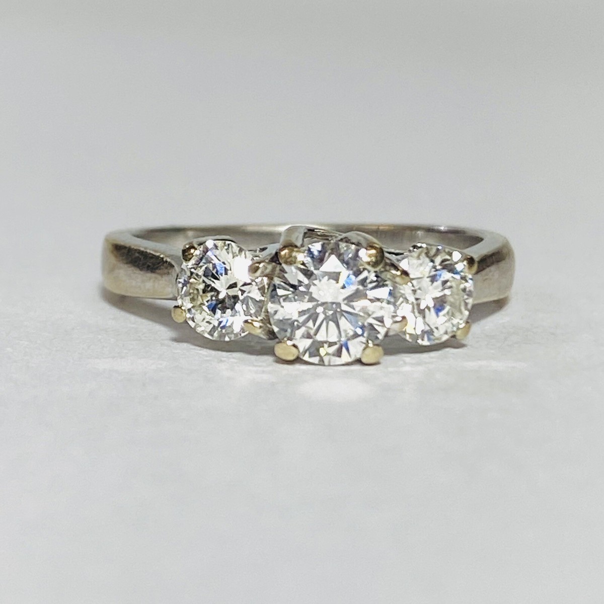 ZEI Rosy Blue GG Certified 18K White Gold 1.23ctw 3-Stone Diamond