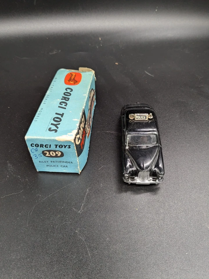 Corgi 209 Riley Pathfinder Police with ORIGINAL BOX - Image 2 of 4