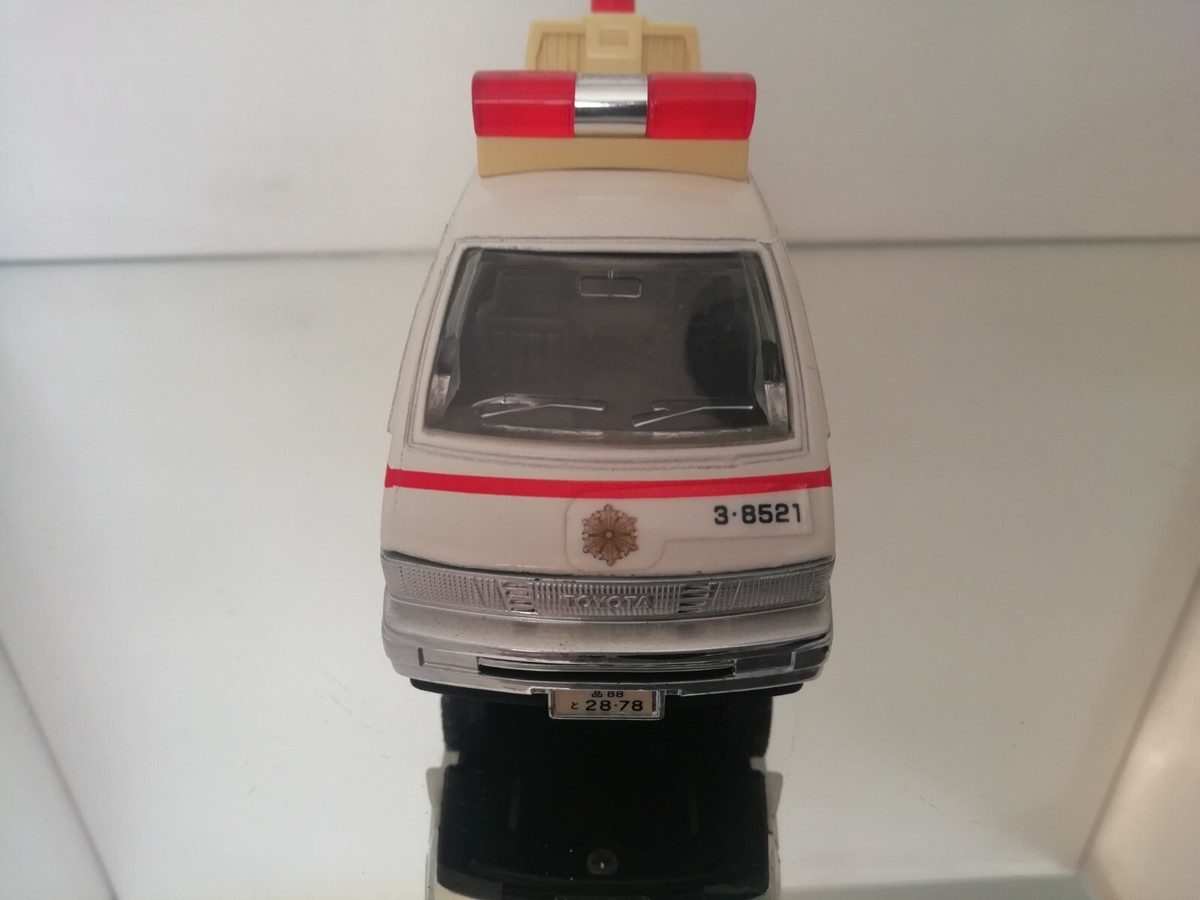 DIAPET YONEZAWA 014 TOYOTA TOWN ACE AMBULANCE SCALE 1:32 JAPAN