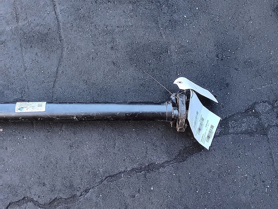 Hélice del eje de transmisión delantero 99142102001 Porsche 911 AWD 12-19 Foto 3 de 4