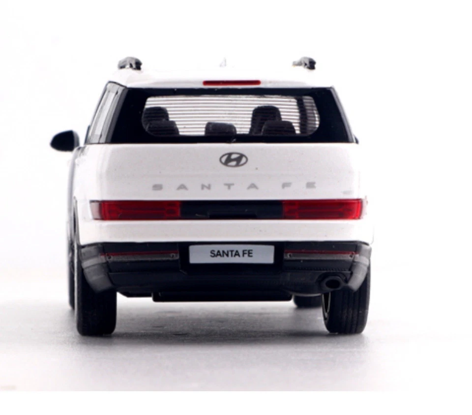 现代圣达菲 1: 38 比例压铸模型汽车白色韩国 SUV 玩具 — 第 4/4 张图片