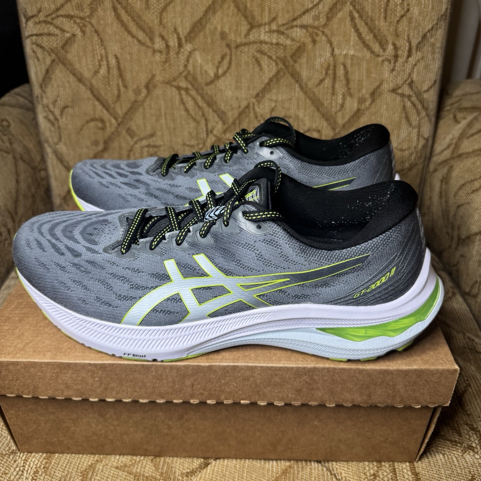 Asics GT 2000 11 Grey Running Shoes for Men Size 11.5