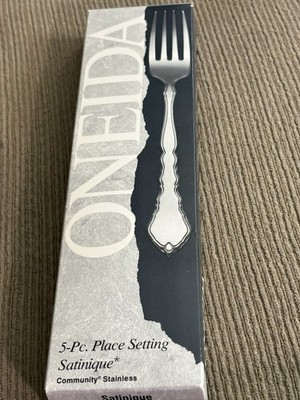 5- pc. oneida sliverware  5-pc. place setting satinique
