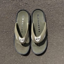 OAKLEY Men's Beach Sandals Khaki 26cm New with Tags
