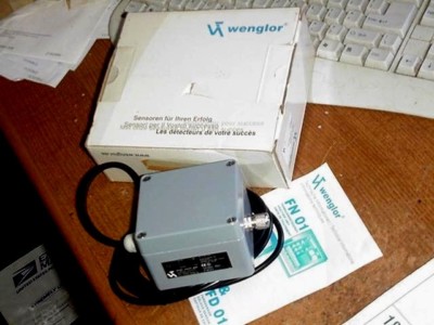 *NEW* ............ .     WENGLOR   FW01 WHITE LIGHT SOURCE COLOR SENSOR ANALYZER
