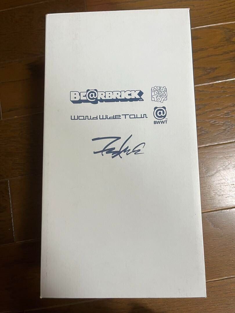 Bearbrick WORLD WIDE TOUR FUTURA BWWT 400% Rare BE@RBRICK Bearbrick WORLD WIDE TOUR FUTURA BWWT 400% Rare BE@RBRICK