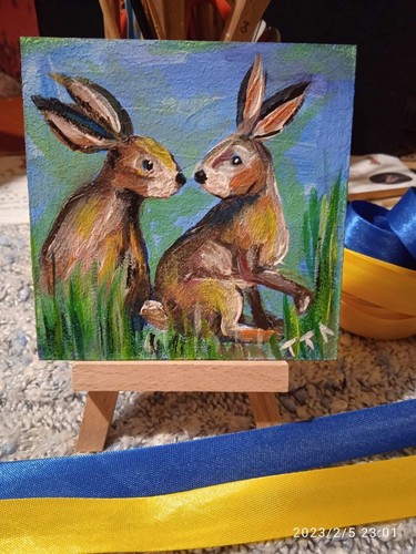 Original acrylic art painting.Two hares in the grass. March rabbits. 4 х 4 In. - Picture 8 of 10